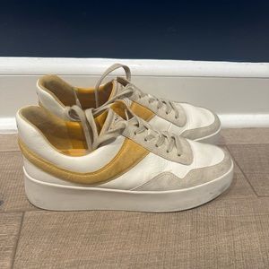 Vince Warren Court size 8 sneakers